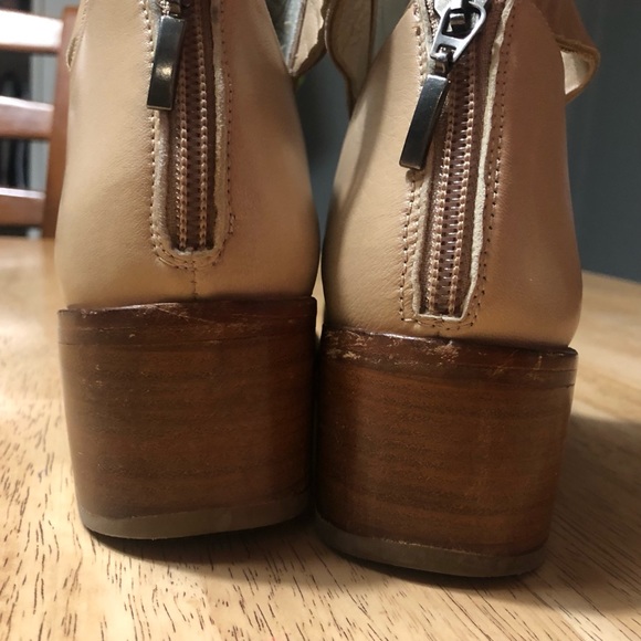 PLOMO soft leather wrap ankle booties. Size 37 (6.5) - Picture 5 of 11